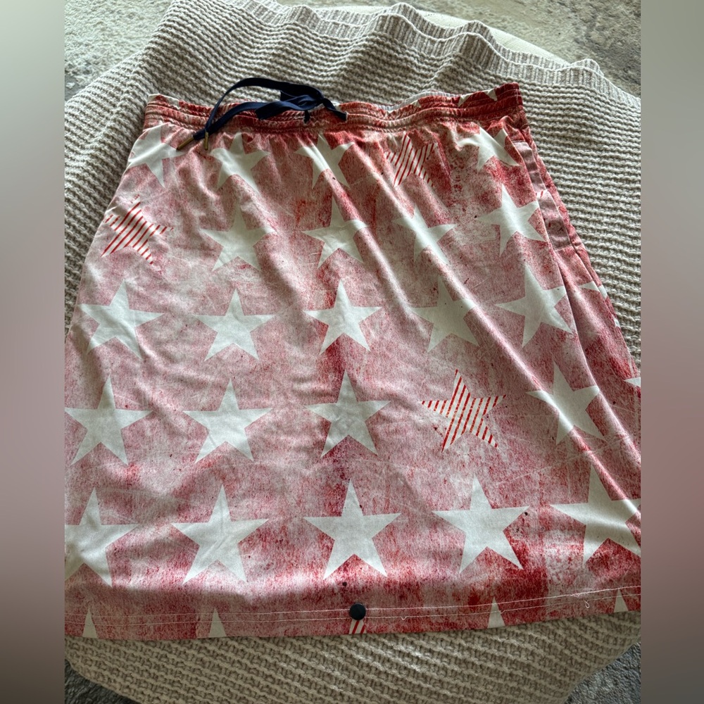 Red Star Patterned swim skirt